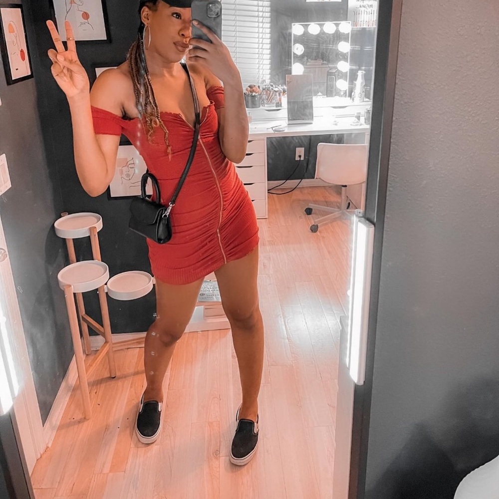 Red Off-Shoulder Sleeveless Bodycon Mini Dress